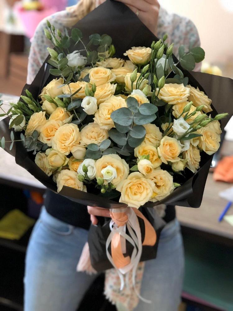 Букет цветов из: Розы и Лизиантусы в Супонево Брянская область