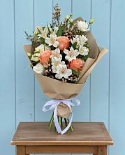 Букет цветов из:  Альстромерии, Лизиантусы, Розы и Хризантемы в Супонево Брянская область