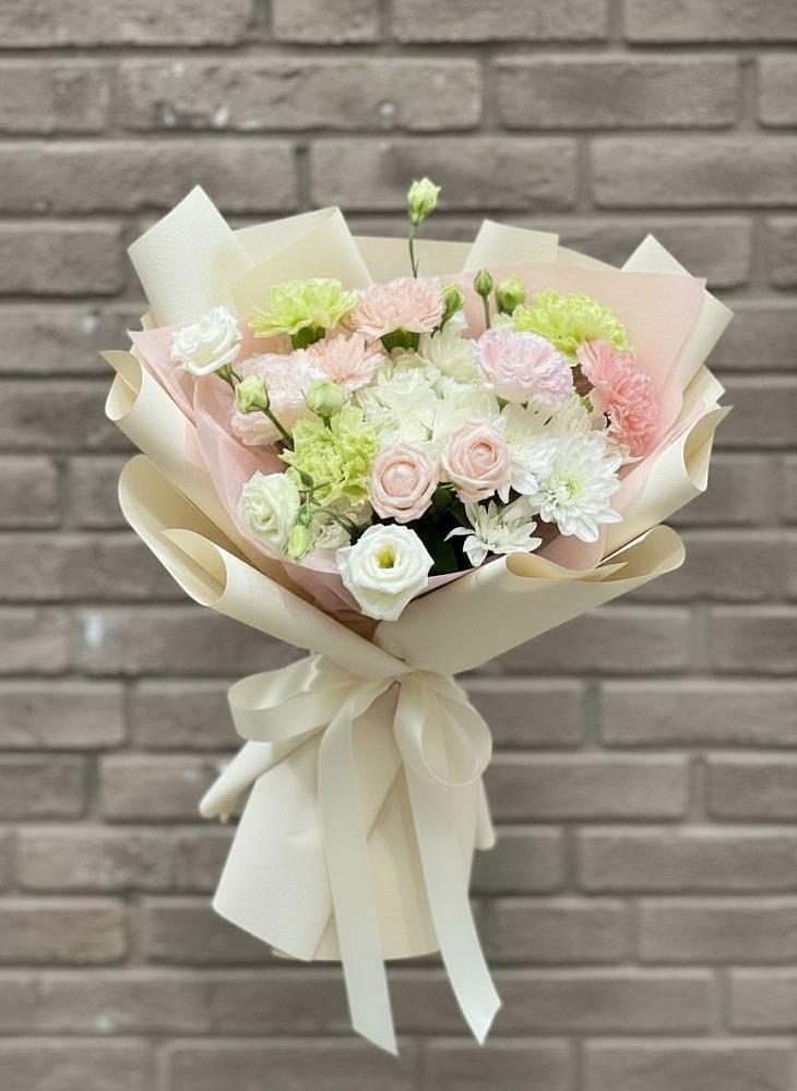 Букет цветов из: Гвоздики, Розы, Лизиантусы и Хризантемы в Супонево Брянская область