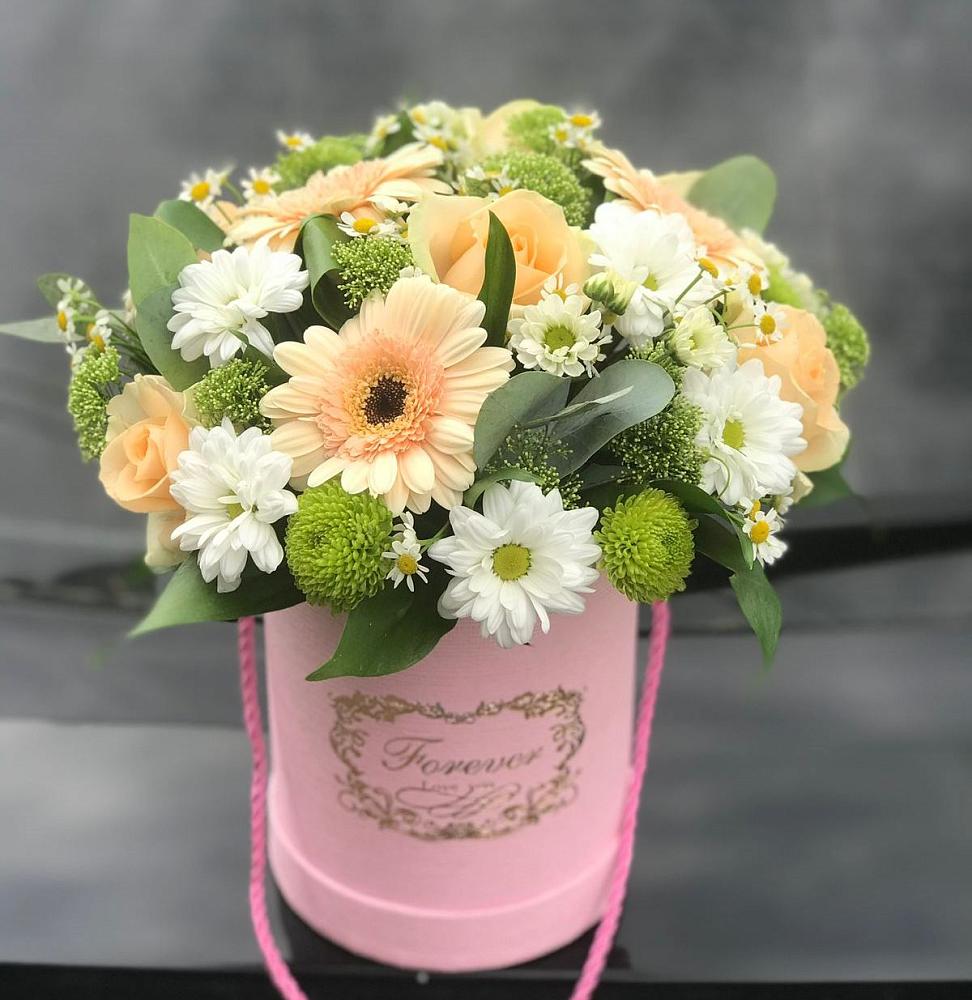 Цветочная композиция из Розы, Герберы и Хризантемы в шляпной коробке в Супонево Брянская область