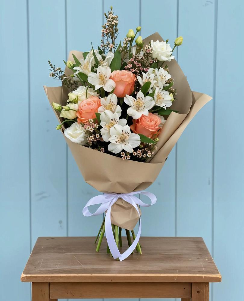 Букет цветов из: Альстромерии, Лизиантусы, Розы и Хризантемы в Супонево Брянская область