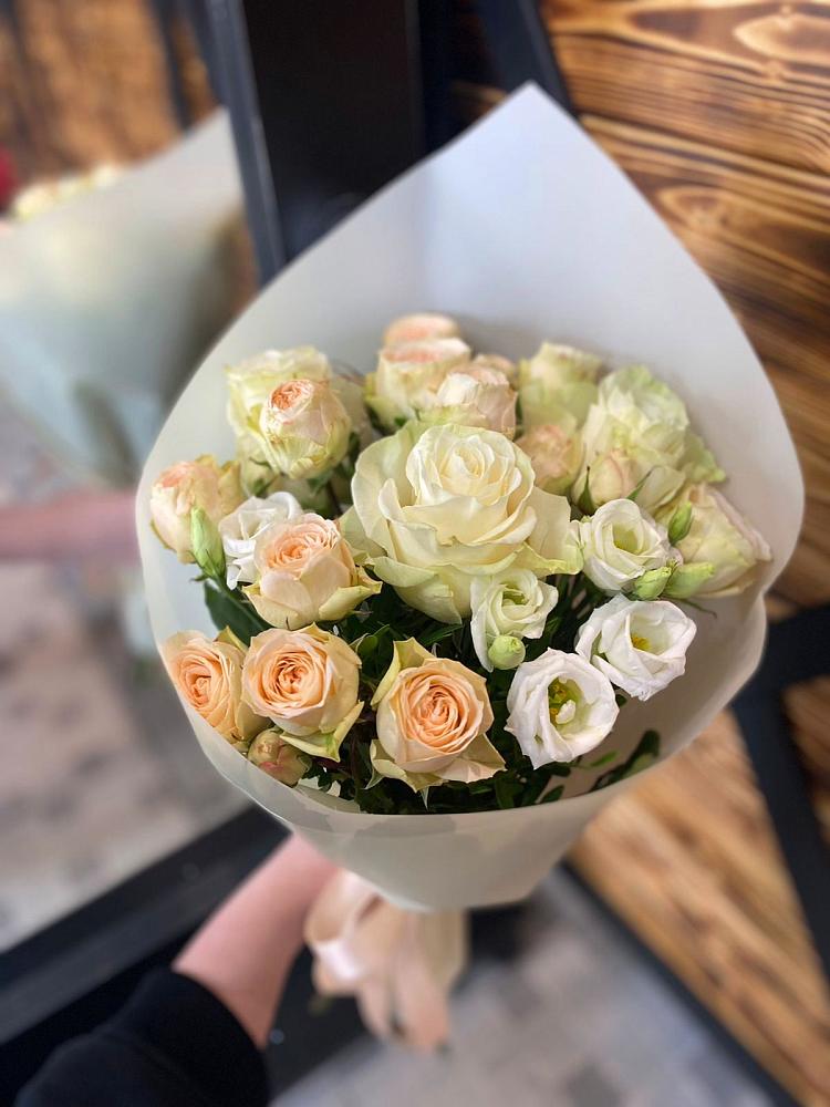 Букет цветов из: Розы и Лизиантусы в Супонево Брянская область